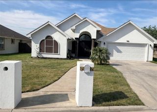 1004 Villas Del Norte Street, Weslaco, TX 78599