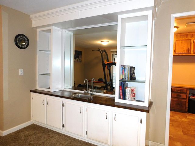 9 Sleepy Hollow Dr, Lodi, CA 95242