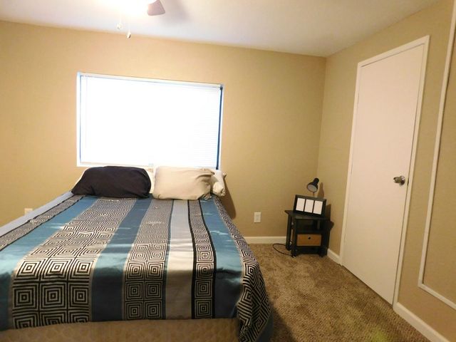 9 Sleepy Hollow Dr, Lodi, CA 95242