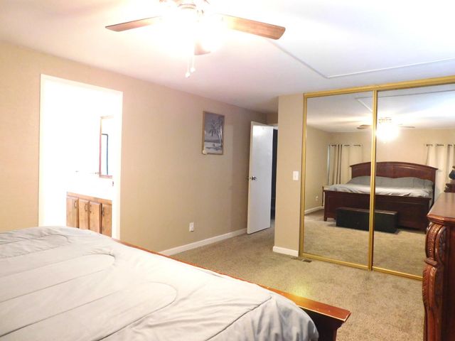 9 Sleepy Hollow Dr, Lodi, CA 95242