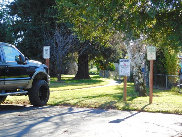 9 Sleepy Hollow Dr, Lodi, CA 95242