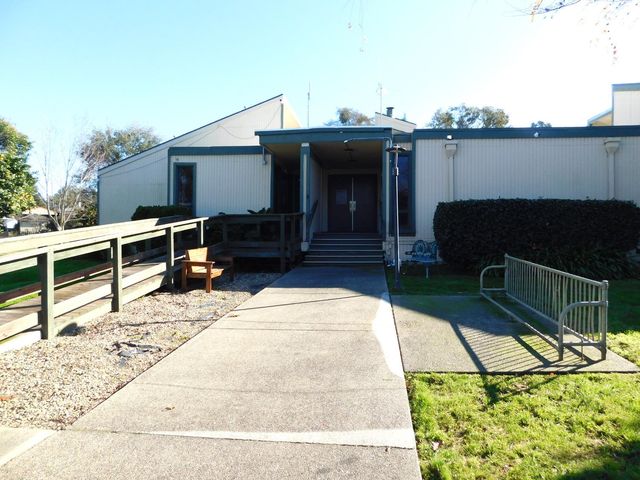 9 Sleepy Hollow Dr, Lodi, CA 95242