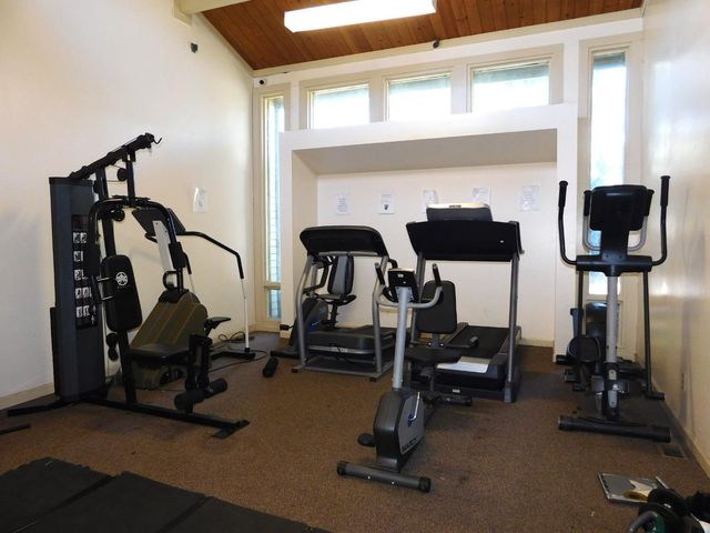 9 Sleepy Hollow Dr, Lodi, CA 95242