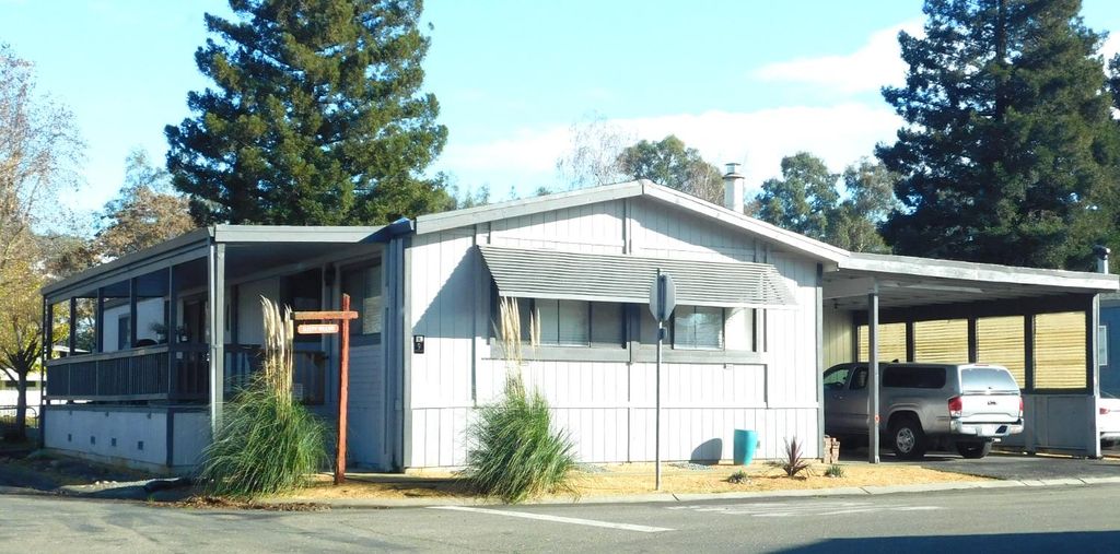 9 Sleepy Hollow Dr, Lodi, CA 95242