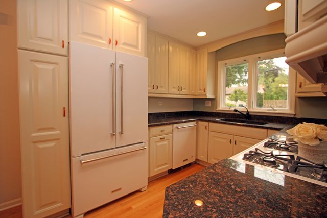 220 Fairway Road, Lake Zurich, IL 60047