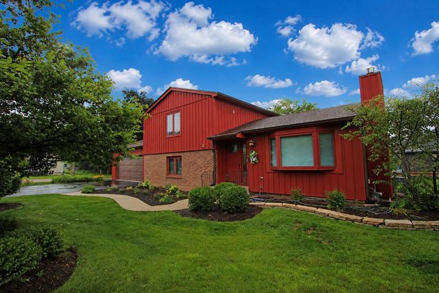 220 Fairway Road, Lake Zurich, IL 60047