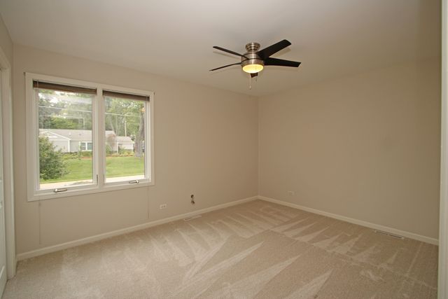 220 Fairway Road, Lake Zurich, IL 60047