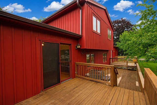 220 Fairway Road, Lake Zurich, IL 60047