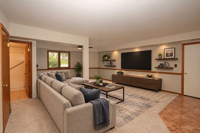 220 Fairway Road, Lake Zurich, IL 60047