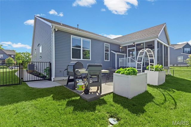 821 Upland Loop, O'fallon, MO 63368