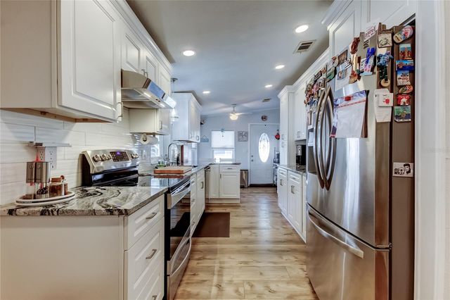 7 FRANGIPANI CIRCLE 7, Largo, FL 33770