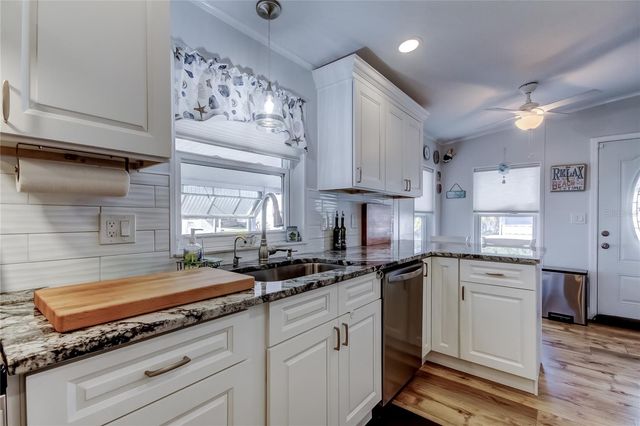 7 FRANGIPANI CIRCLE 7, Largo, FL 33770