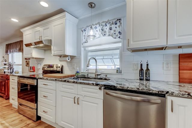 7 FRANGIPANI CIRCLE 7, Largo, FL 33770