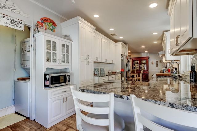 7 FRANGIPANI CIRCLE 7, Largo, FL 33770