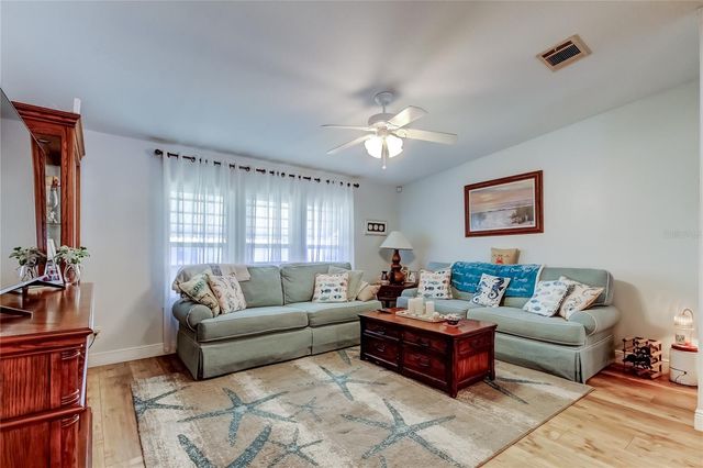 7 FRANGIPANI CIRCLE 7, Largo, FL 33770