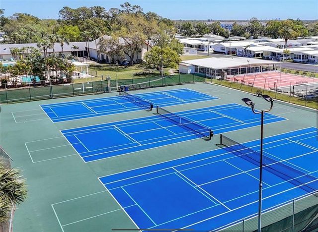 7 FRANGIPANI CIRCLE 7, Largo, FL 33770