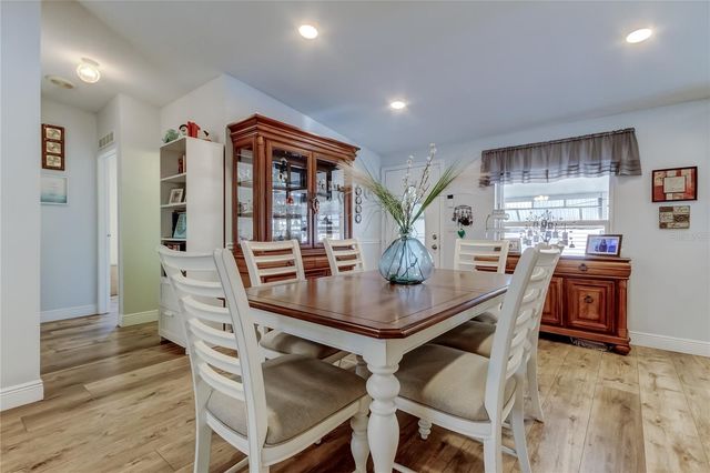 7 FRANGIPANI CIRCLE 7, Largo, FL 33770