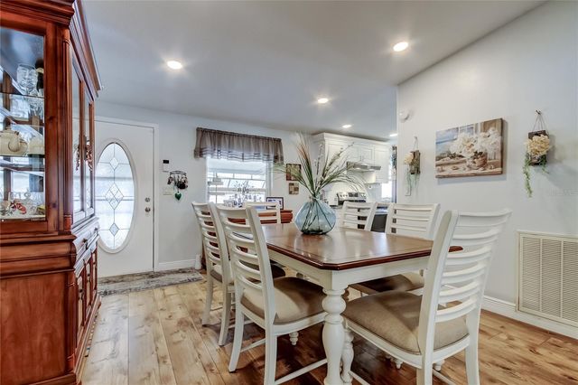 7 FRANGIPANI CIRCLE 7, Largo, FL 33770