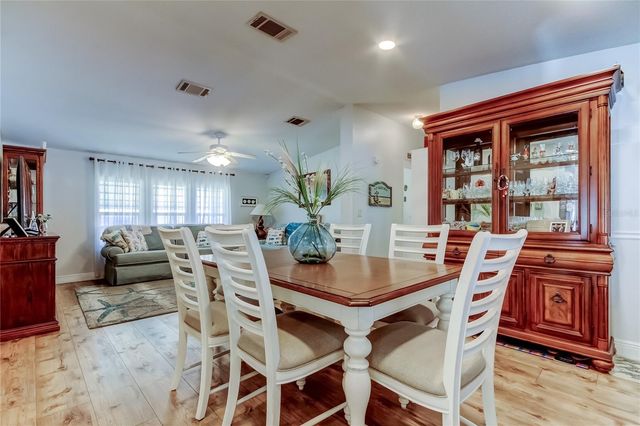 7 FRANGIPANI CIRCLE 7, Largo, FL 33770