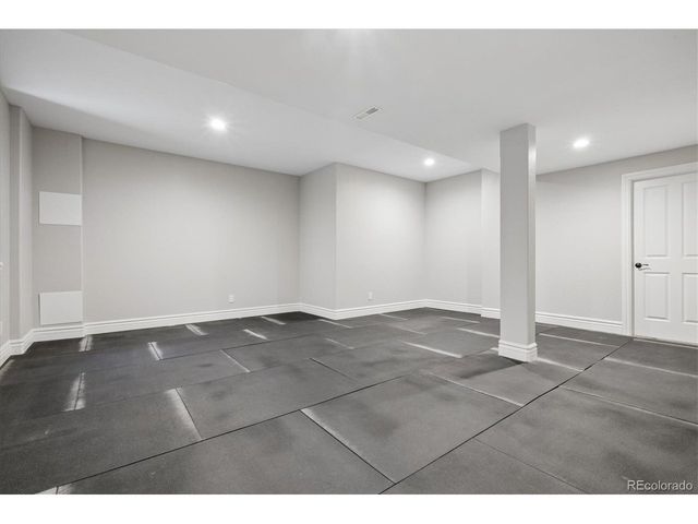 21324 E Briarwood Dr, Aurora, CO 80016