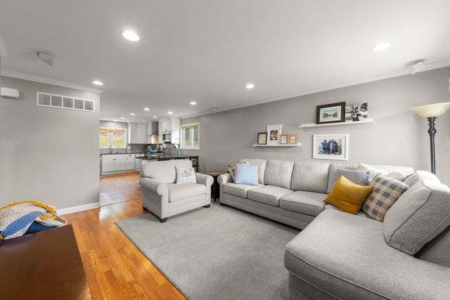 1106 Lightning Trail, Carol Stream, IL 60188