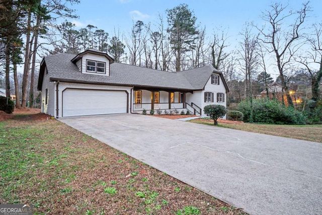 5464 Breathitt Drive SW, Lilburn, GA 30047