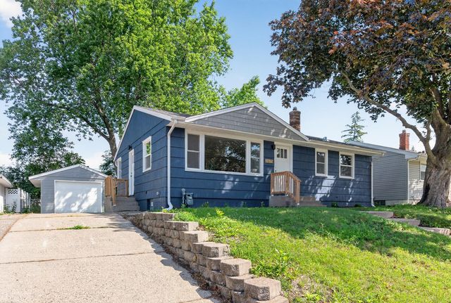 2075 Hawthorne Avenue E, Saint Paul, MN 55119