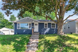 2075 Hawthorne Avenue E, Saint Paul, MN 55119