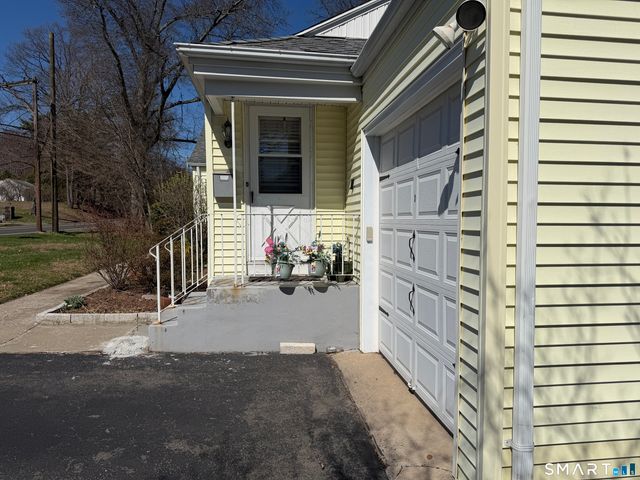 14 Prospect Street, Bloomfield, CT 06002