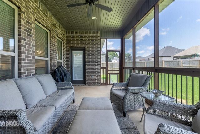 260 Ambry Loop, Centerton, AR 72719