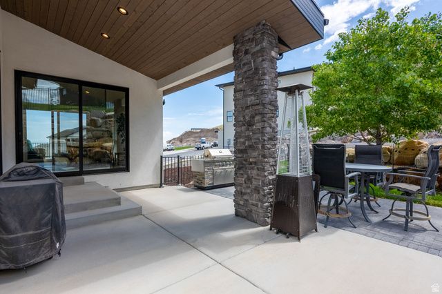 6623 W WYATT RUN DR, Herriman, UT 84096