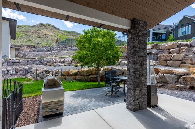 6623 W WYATT RUN DR, Herriman, UT 84096