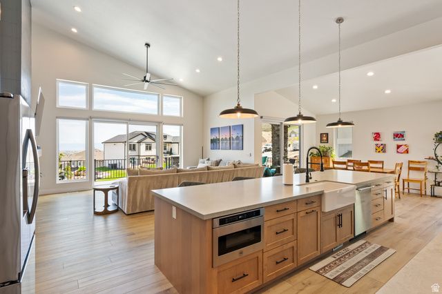 6623 W WYATT RUN DR, Herriman, UT 84096