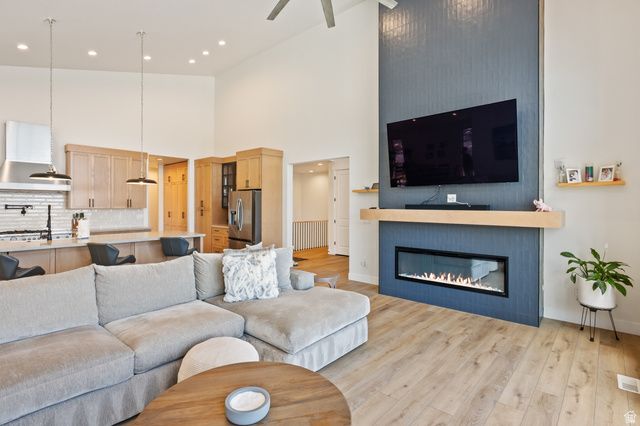 6623 W WYATT RUN DR, Herriman, UT 84096