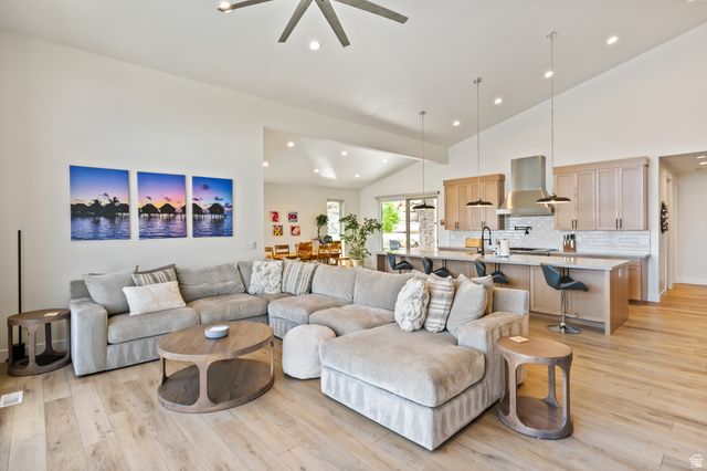 6623 W WYATT RUN DR, Herriman, UT 84096