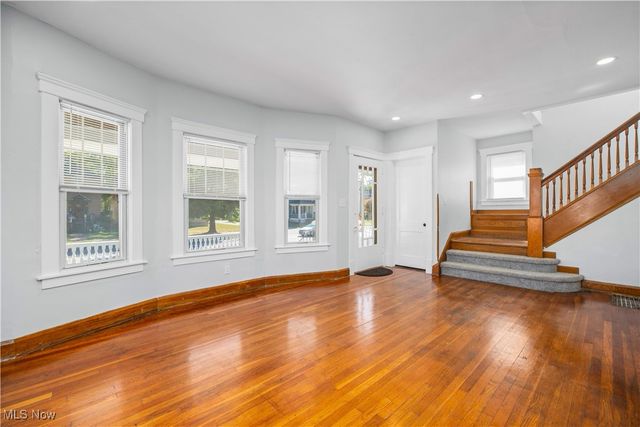 903 West Avenue, Elyria, OH 44035