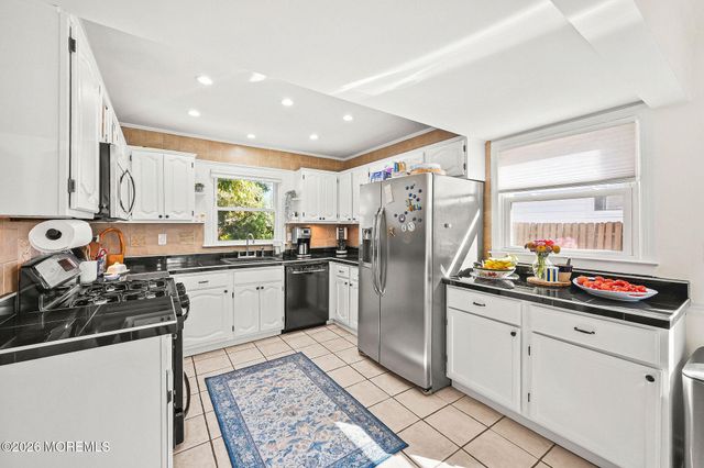 15 Jackson Street, Keyport, NJ 07735