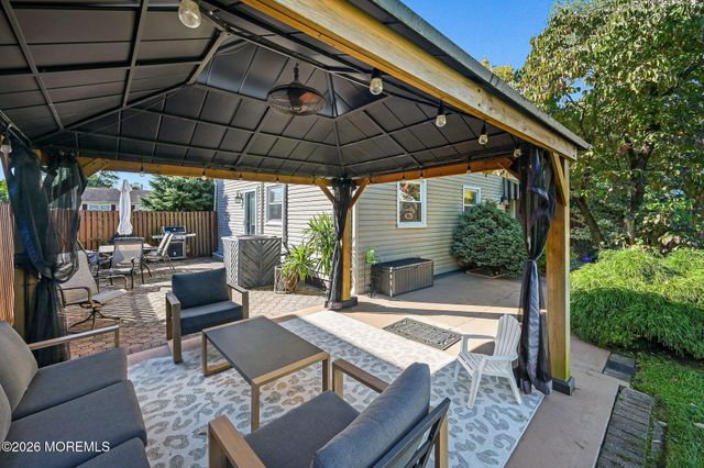 15 Jackson Street, Keyport, NJ 07735