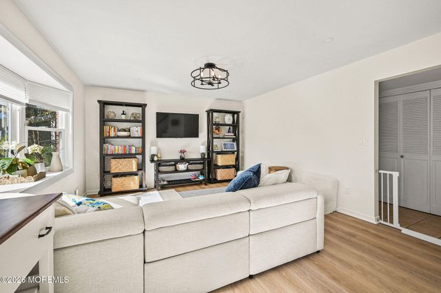 15 Jackson Street, Keyport, NJ 07735