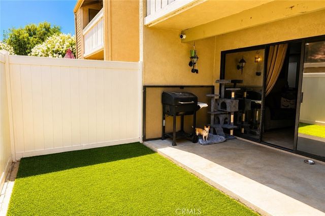 33 Town And Country, Pomona, CA 91766