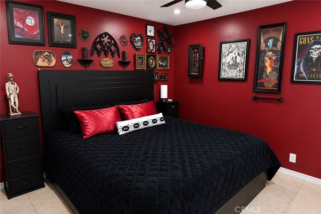 33 Town And Country, Pomona, CA 91766