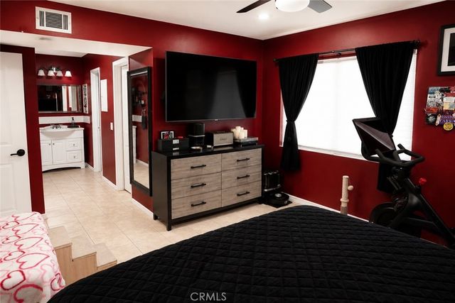33 Town And Country, Pomona, CA 91766