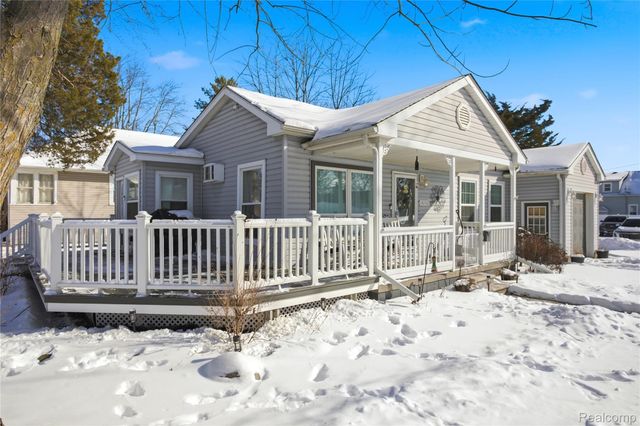 26152 Ypsilanti Street, Flat Rock, MI 48134