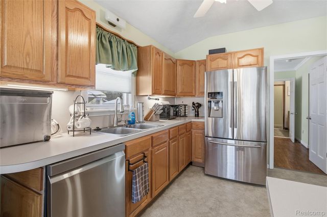 26152 Ypsilanti Street, Flat Rock, MI 48134