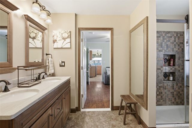 26152 Ypsilanti Street, Flat Rock, MI 48134