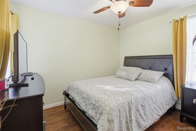 26152 Ypsilanti Street, Flat Rock, MI 48134