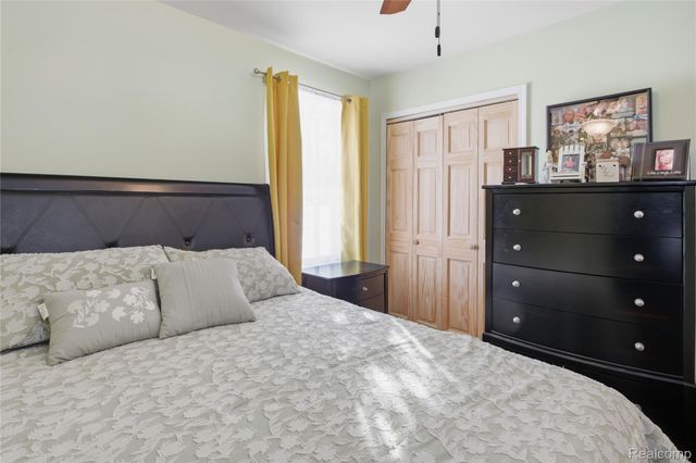 26152 Ypsilanti Street, Flat Rock, MI 48134