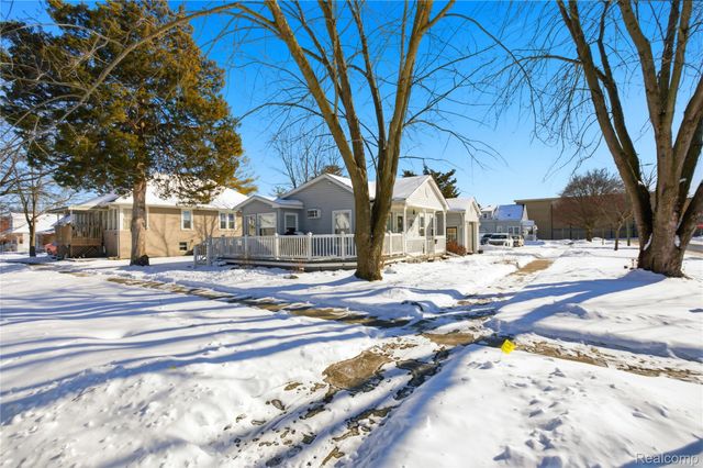 26152 Ypsilanti Street, Flat Rock, MI 48134