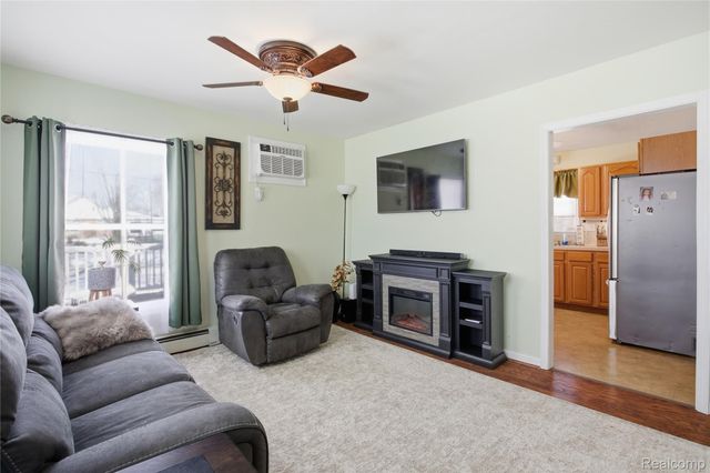 26152 Ypsilanti Street, Flat Rock, MI 48134