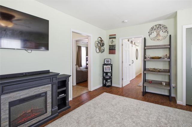 26152 Ypsilanti Street, Flat Rock, MI 48134